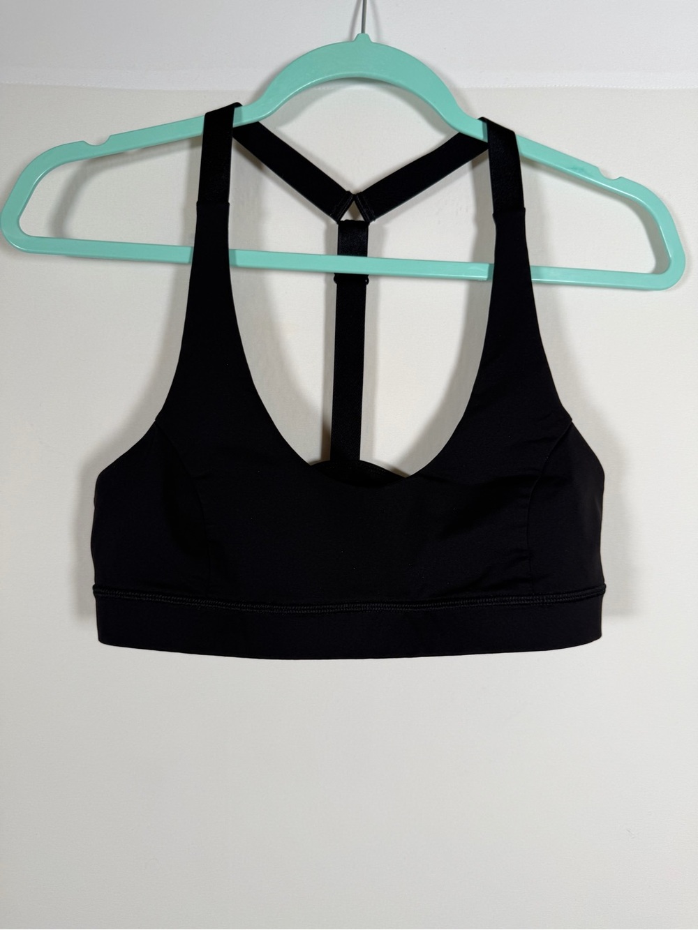 Lululemon Black T-Back Sports Bra size 8 Workout, Lifting, Yoga, Pilates
